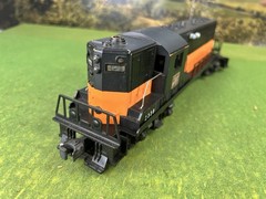 LIONEL POSTWAR 2338 MILWAUKEE ROAD GP7 DIESEL LOCOMOTIVE O GAUGE TESTED C-7