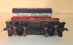 Vintage HO / IHC NEW HAVEN 2-8-0 Consolidation Locomotive & Tender w/ (4) Cars