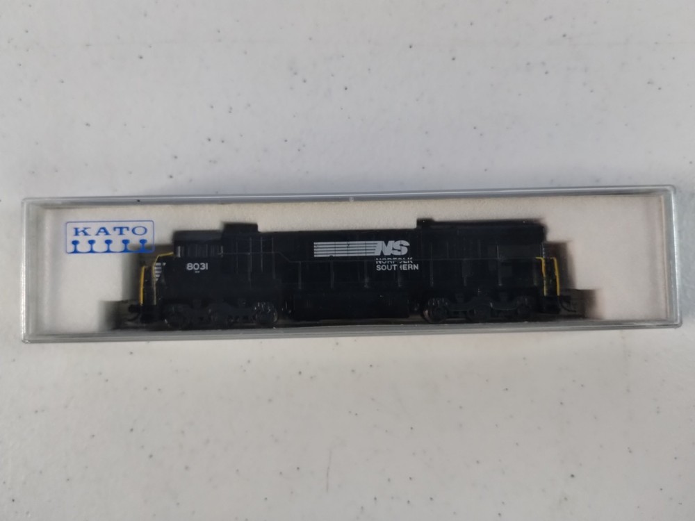 KATO 176-309 GE C30-7 Norfolk Southern #8031 N-Scale DC
