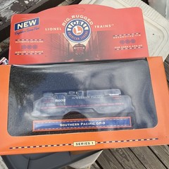 Lionel Big Rugged Trains Southern Pacific GP-9 Series – NEW Rough Box