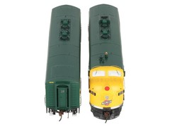Athearn G22169 HO C&NW/Freight F-5A/F-5A Diesel Locomotive with Sound #215, #304