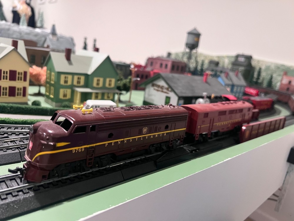 Tyco Mantua HO scale PRR F7 +F7B tuscan red no. 9769 runs READ DESC
