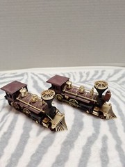 (2) Vintage SS 7501 Locomotive Train Engine Pre-Owned