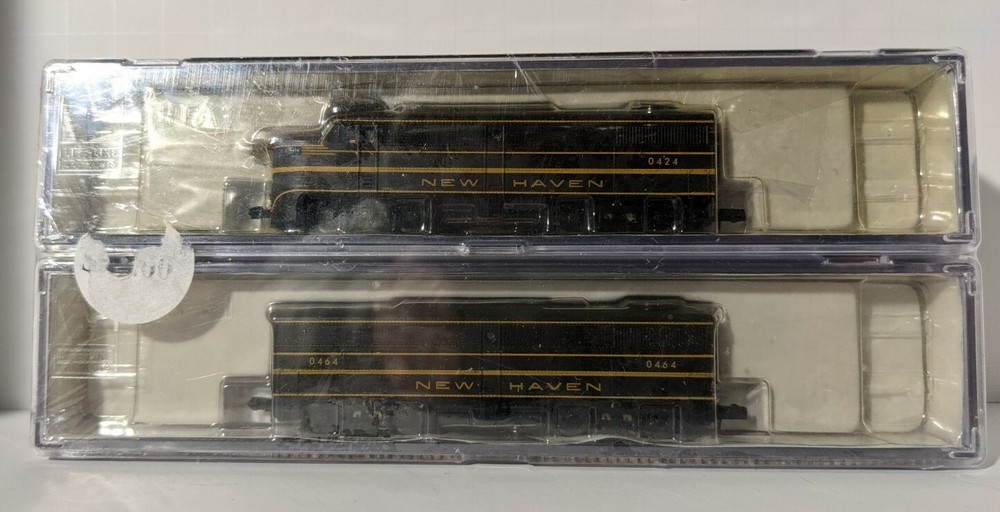 FB1 Locomotive NH #0464 Item #7450 FA1 Locomotive NH #0424 Item #7450