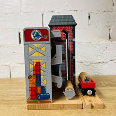 Sodor Paint Company Factory – Thomas The Tank & Friends Wooden Railway Trains