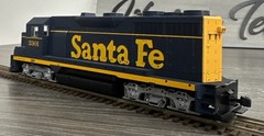 KATO HO #37-3021 AT&SF EMD GP35 Phase Ia w/DB #3301 Dress Blue DCC Ready & NIB!