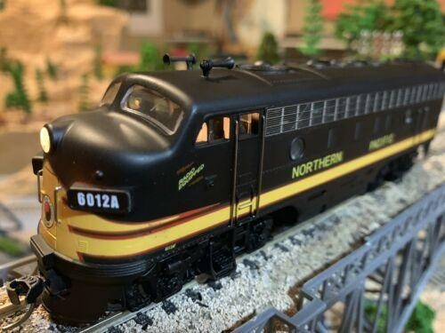 HO EMD F7A Northern Pacific DC NIB NOS # CB122