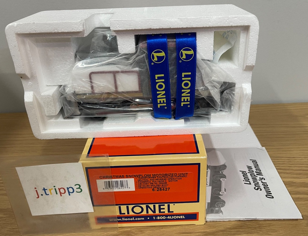 Lionel 6-28427 Christmas Snowplow O Gauge Train Motorized Unit Holiday Railroad