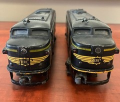 Vintage postwar 2032 Erie AA Lionel O gauge train set, 3 cars & track- untested