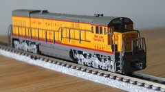 Kato 176-0933 N Gauge GE U30C diesel loco in Union Pacific livery