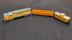 HO Scale Life Like Union Pacific GP-38 Loco & Caboose + Tyco UP Maintenance Car
