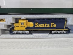Kato 37-011 HO AT & Santa Fe EMD SD40 Diesel Locomotive #5015 Engine New