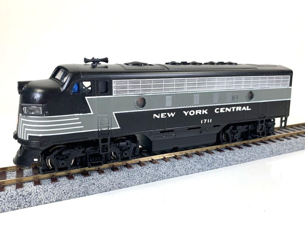 HO Bachmann Plus 11219 New York Central F7A # 1711, DC only (dead)