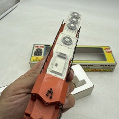 HO scale Atlas GP40 Motorized Illinois Central deisel #3074