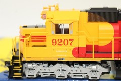 Athearn HO SP Southern Pacific Kodachrome EMD SD45T-2 Locomotive #9207 DCC Ready