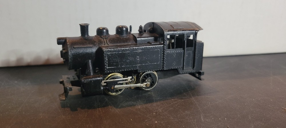 ENG F1 HO Train Engine Locomotive SMALL GOLD WHEELS