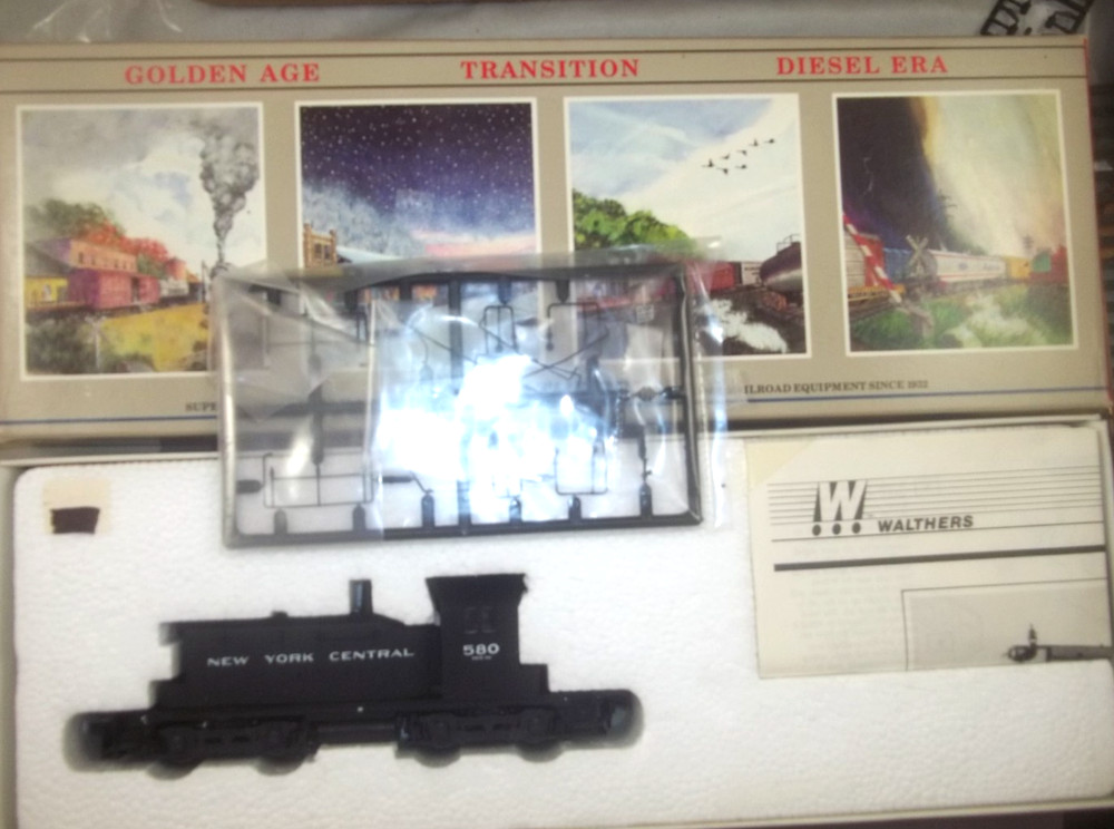 WALTHERS HO 932-1357 EMD SW-1 NYC NEW YORK CENTRAL RUNS OB LOOKS UN USED