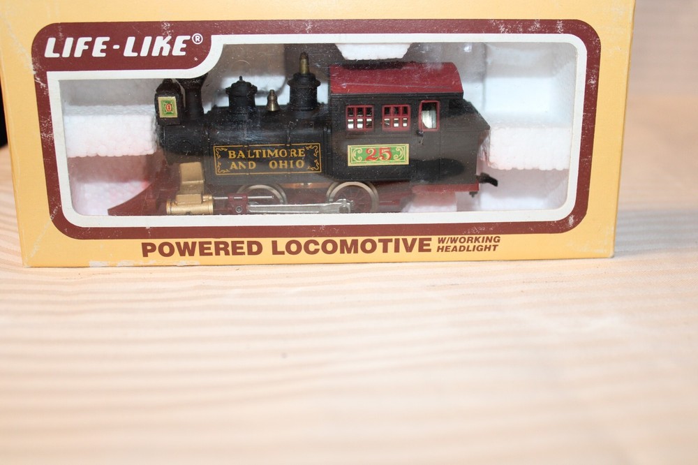 HO Scale Life-Like, 0-4-0 Steam Teakettle Locomotive, Baltimore & Ohio Black #25