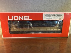 LIONEL Service Station Set 6-1672 Northern Pacific GP-9 – O Gauge – 1976 C8+