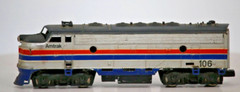 HO Gauge 1:87 Model Power Amtrak Diesel Locomotive #106 Lights up Needs Couplers