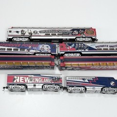 Bachmann Hawthorne Village NE Patriots HO Locomotive Booster Engine 5 Dome Cars