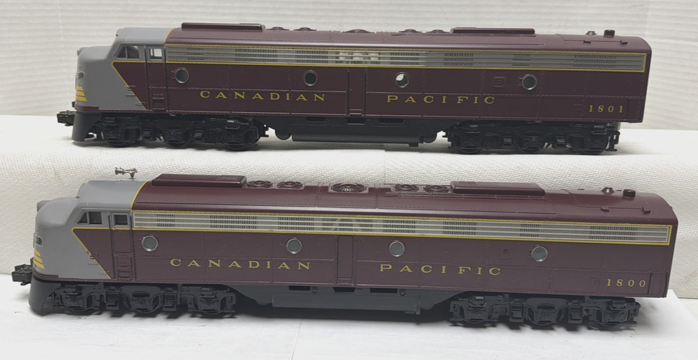 WEAVER O CANADIAN PACIFIC EMD E-8 AA DIESEL LOCOMOTIVE SET #1800/1801- 3-RAIL