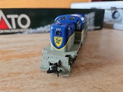 HO Kato Alco RS-2 D&H Delaware & Husdon DCC Ready 37-2201 NEW IN BOX