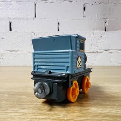 Dash – Thomas The Tank Engine & Friends Adventures Metal Push Along Trains