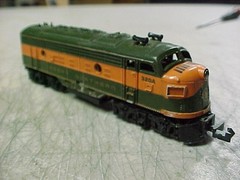 Atlas N Scale F-9 Diesel Locomotive Western Pacific 320A