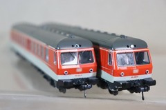FLEISCHMANN 4430 4432 DB CLASS BR 614 SUBURBAN DIESEL LOCOMOTIVE & COACH SET on