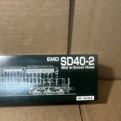 KATO EMD SD40-2 Mid w/Snoot Nose Santa Fe #5026 HO Diesel Locomotive