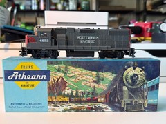 Athearn HO Scale Southern Pacific GP9 #4823