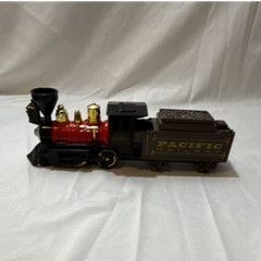 Pacific Railway Classic Steam Locomotive Black Red Gold Plastic Tender 10in Used