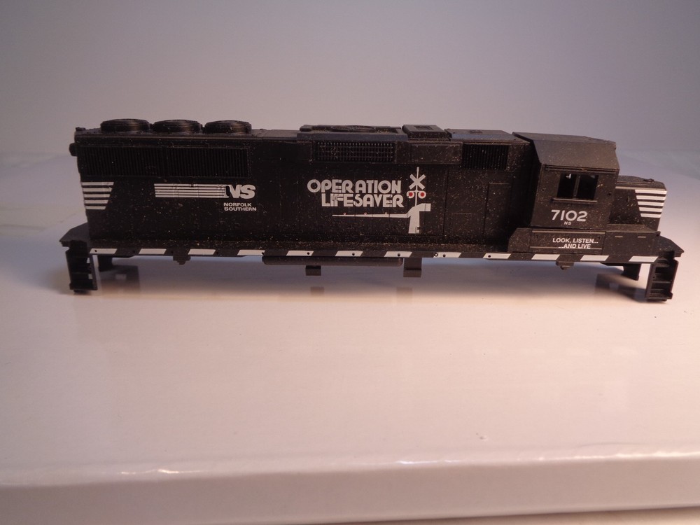 HO Athearn GP60 Operation Lifesaver Norfolk Southern Diesel #7102 SHELL-No Parts