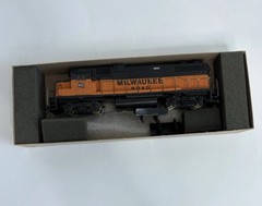 Athearn Trains HO 4606 GP38-2 Diesel Powered Milwaukee Road 365 Locomotive