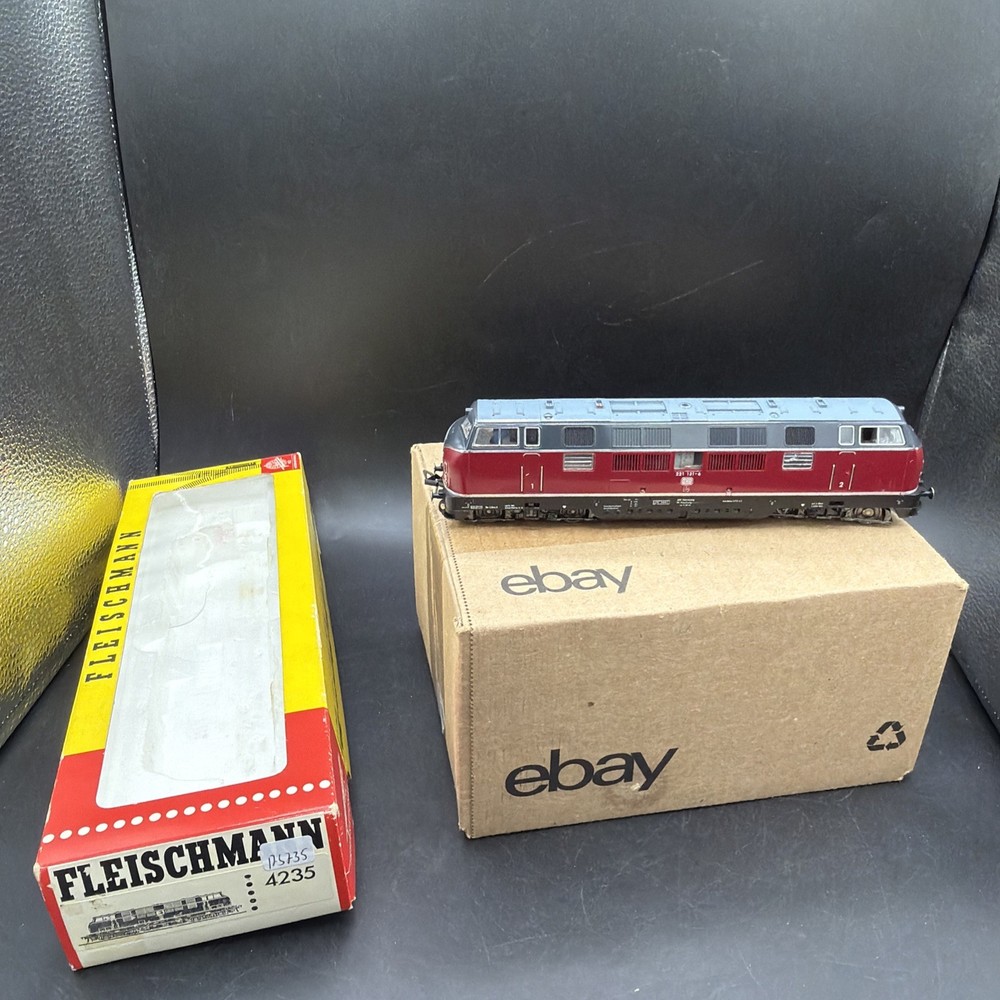 Fleischmann 4235 Diesel Locomotive Series 221 131-6 DB Gauge H0 Boxed (B) READ