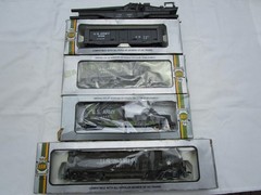 5 AHM HO US ARMY 89001 DIESEL ENGINE ARTILLARY HOWITZER SEARCHLIGHT SEMI TRUCK