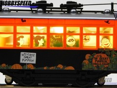 LIONEL PEANUTS HALLOWEEN LIGHTED TROLLEY O GAUGE bumper bump go car 2535140 NEW