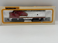 Bachmann 0696 HO EMD FT Dummy Chrome Santa Fe #4015