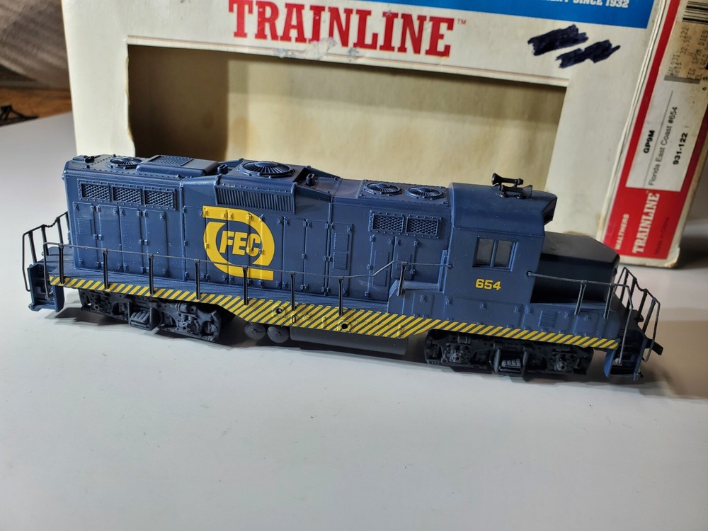ho Walthers Florida East Coast #654 GP9M Diesel Loco-w/Light-Refurb-DC-Runs Good