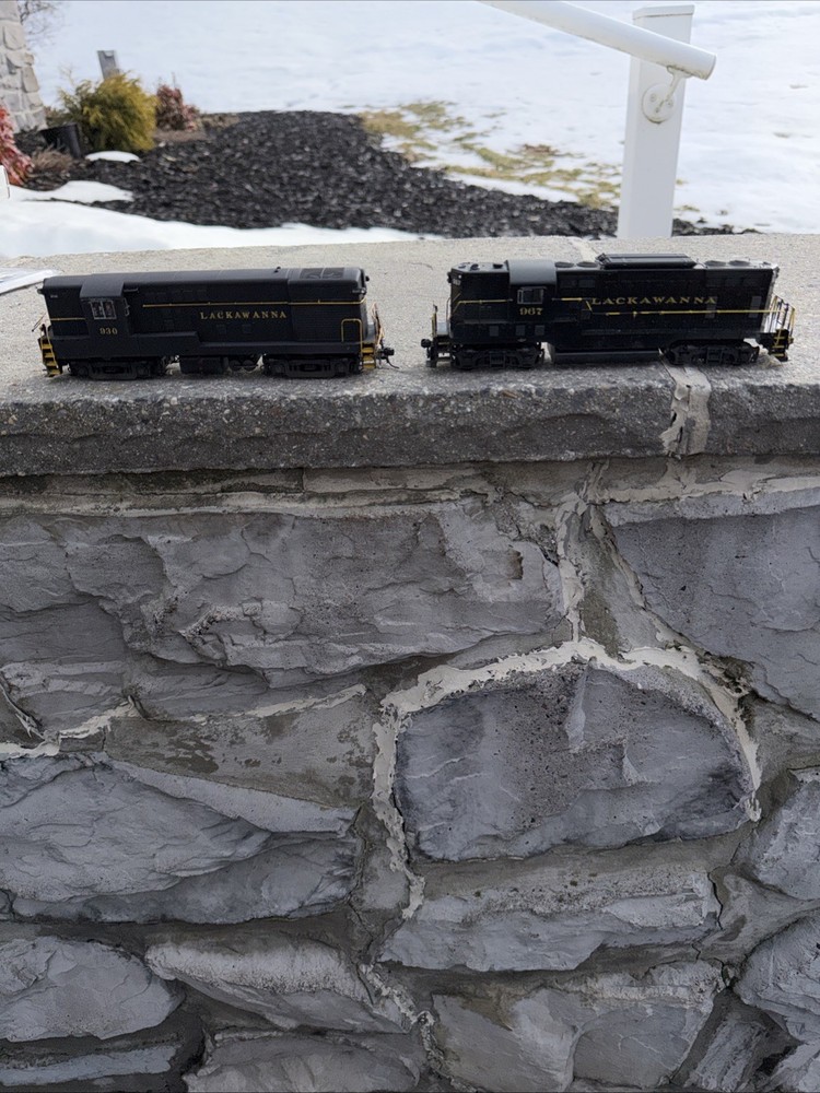 N ATLAS 52036 Fairbanks Morse Lackawanna Diesel H16-44 Loco #930 DCC & Dummy 967