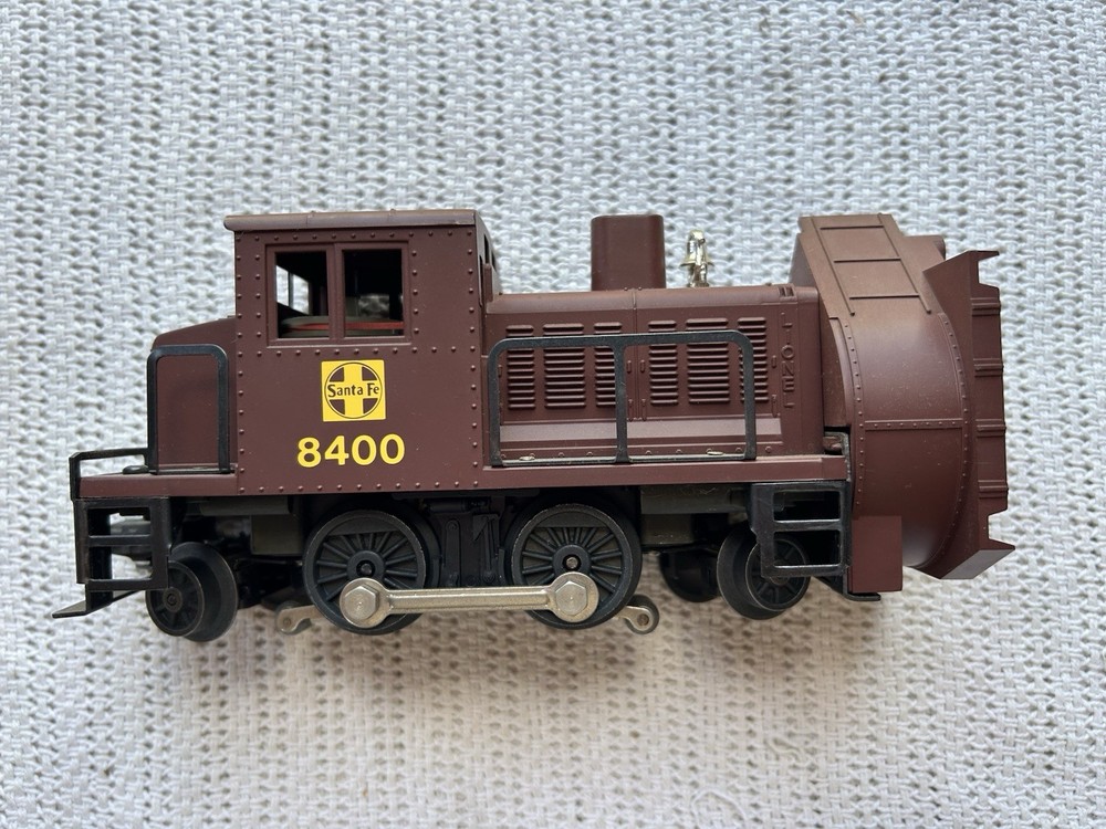 O Lionel 6-18400 Santa Fe Rotary Snowplow Diesel Switcher Engine – (VG TESTED)