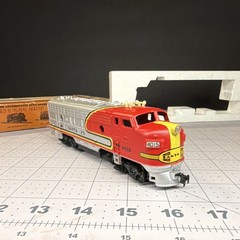 TYCO HO Santa Fe Diesel Locomotive 4015 Analog DC Two-Rail Lighted