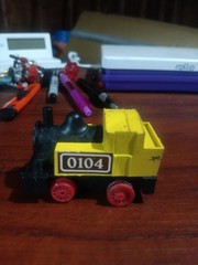 VINTAGE STEAM TRAIN LOCOMOTIVE ENGINE No. 0104 PULL BACK Weak And Paintchips.