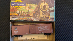 Athearn HO 50′ Box Car ATSF#11006, Nice, NIB