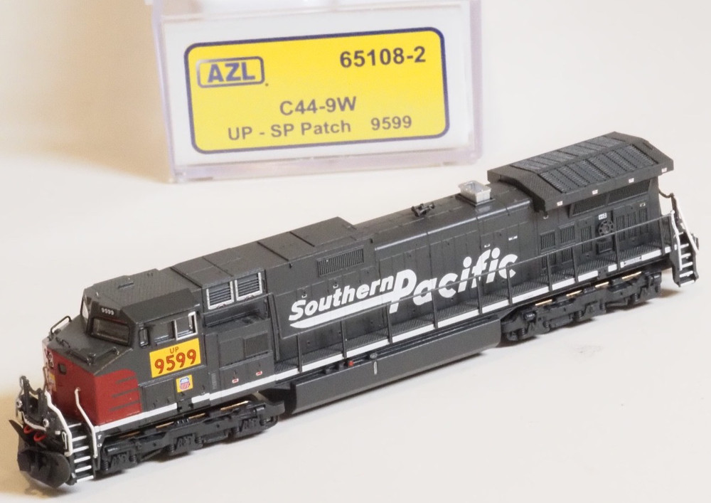 Z-scale AZL 65108-2 C44-9W Locomotive UP – SP Transition Patch highly detailed