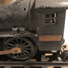 Antique Lionel 384-E Steam Locomotive Train Engine w/ Wooden Display Base