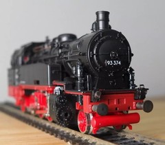 Roco 04122A HO gauge DR BR 93 / T14 steam locomotive in black livery