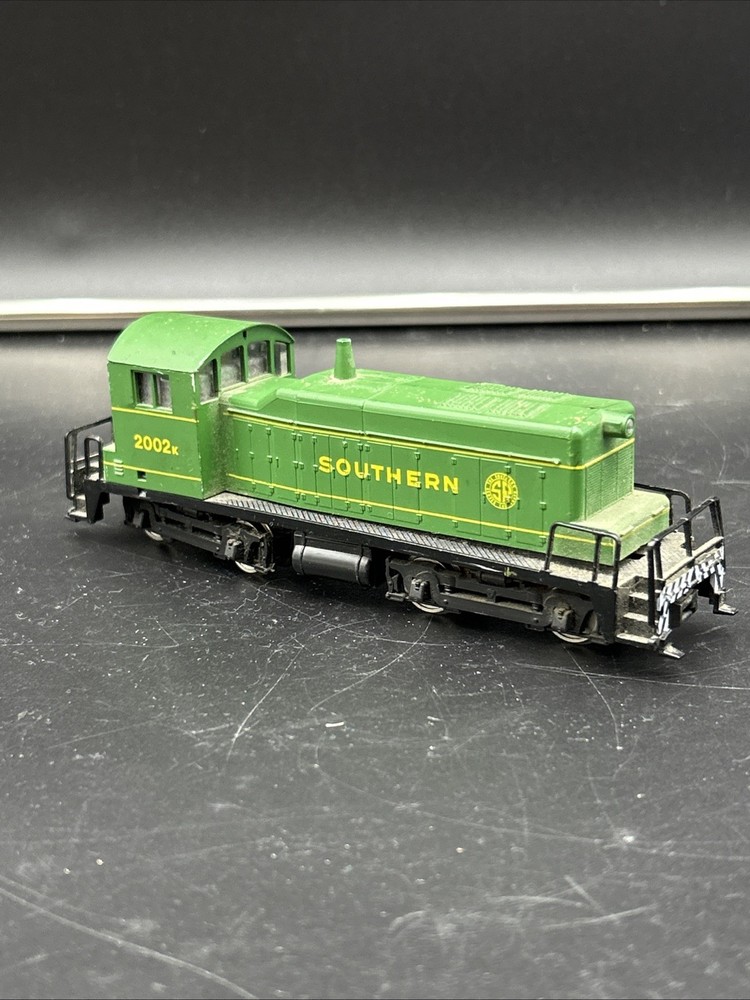 Vintage AHM HO Scale Southern Railway EMD SW1 Diesel Locomotive 2002K Yugoslavia