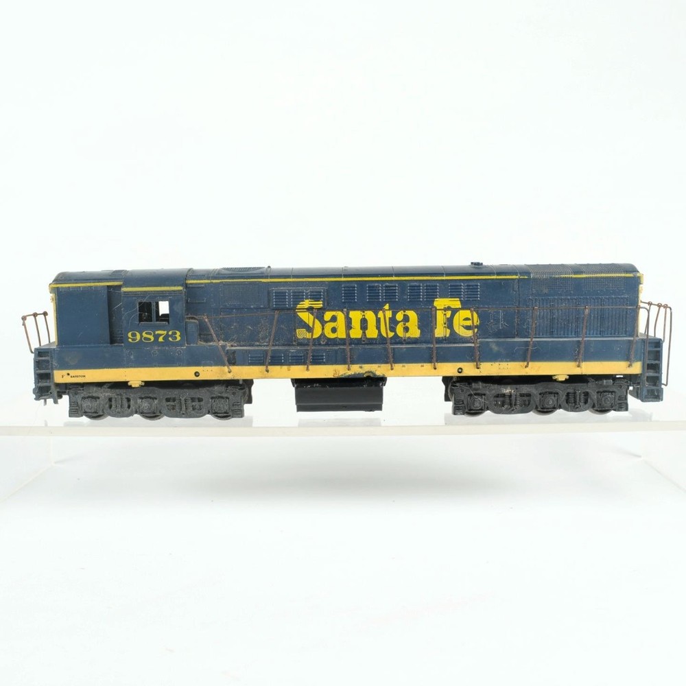 Athearn HO Scale Santa Fe ATSF #9873 H24-66 Trainmaster Diesel Locomotive DC